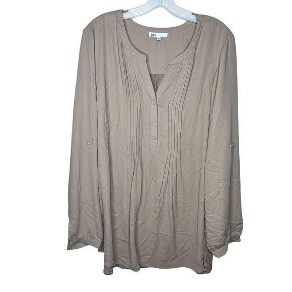 DR2 Top - Picture 1 of 7